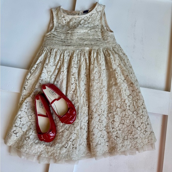 GAP Other - Sleeveless, Lace, satin-lined 3T Girls Dress